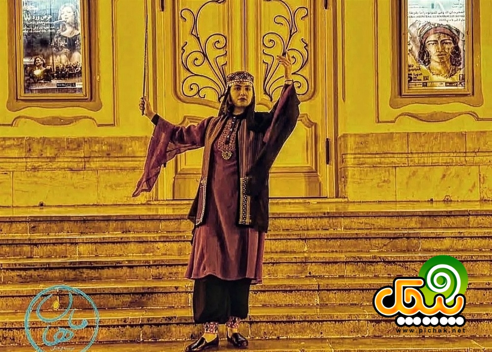 الناز ملک نمایش آنا