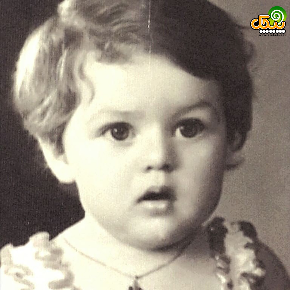 کودکی هدیه بازوند