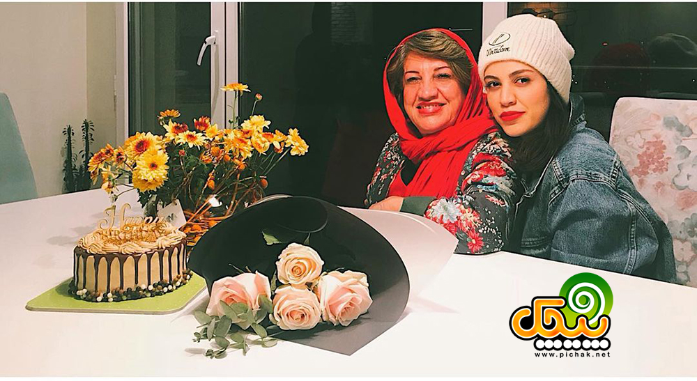 ناهید مسلمی و دخترش width=