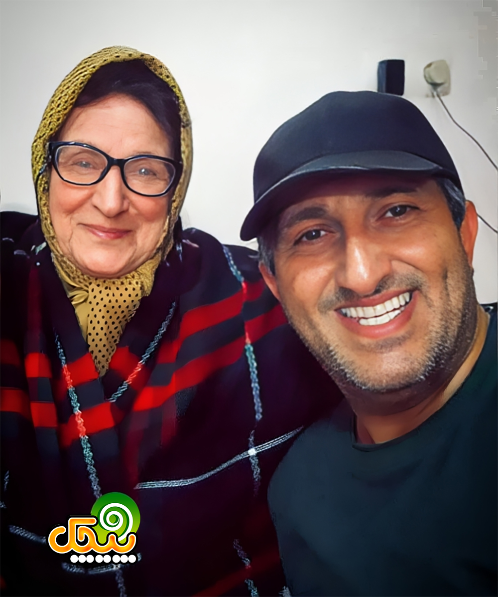 یوسف صیادی و مادرش